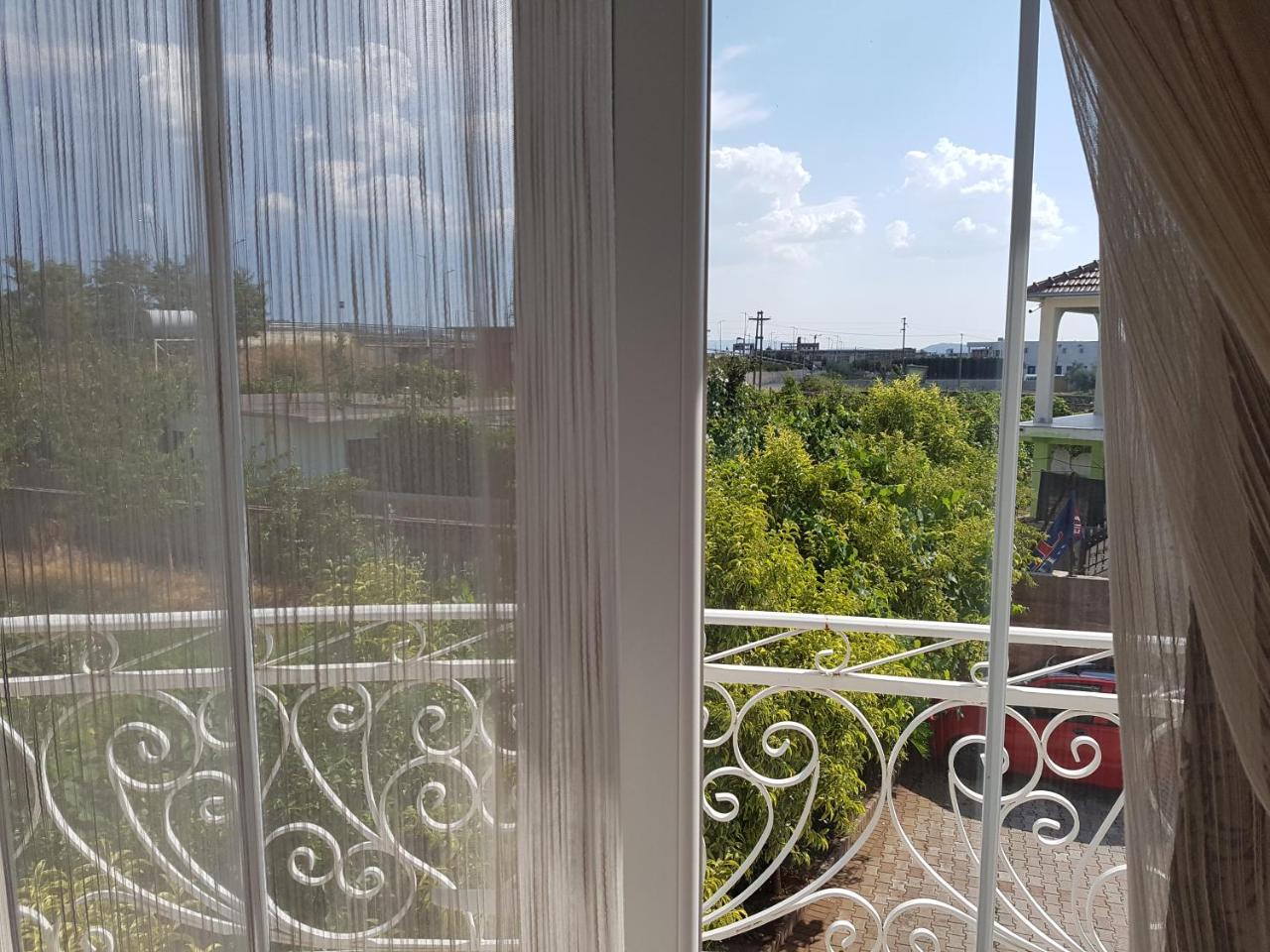 Hotel Emigranti Shkoder Bagian luar foto