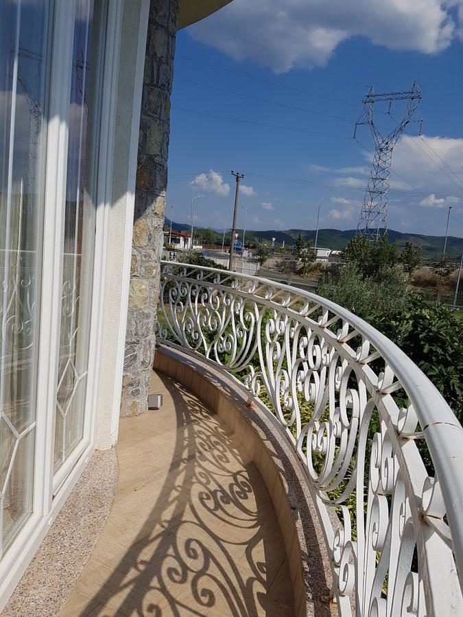 Hotel Emigranti Shkoder Bagian luar foto